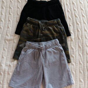 Boys Cat & Jack shorts Sz Small (6/7)